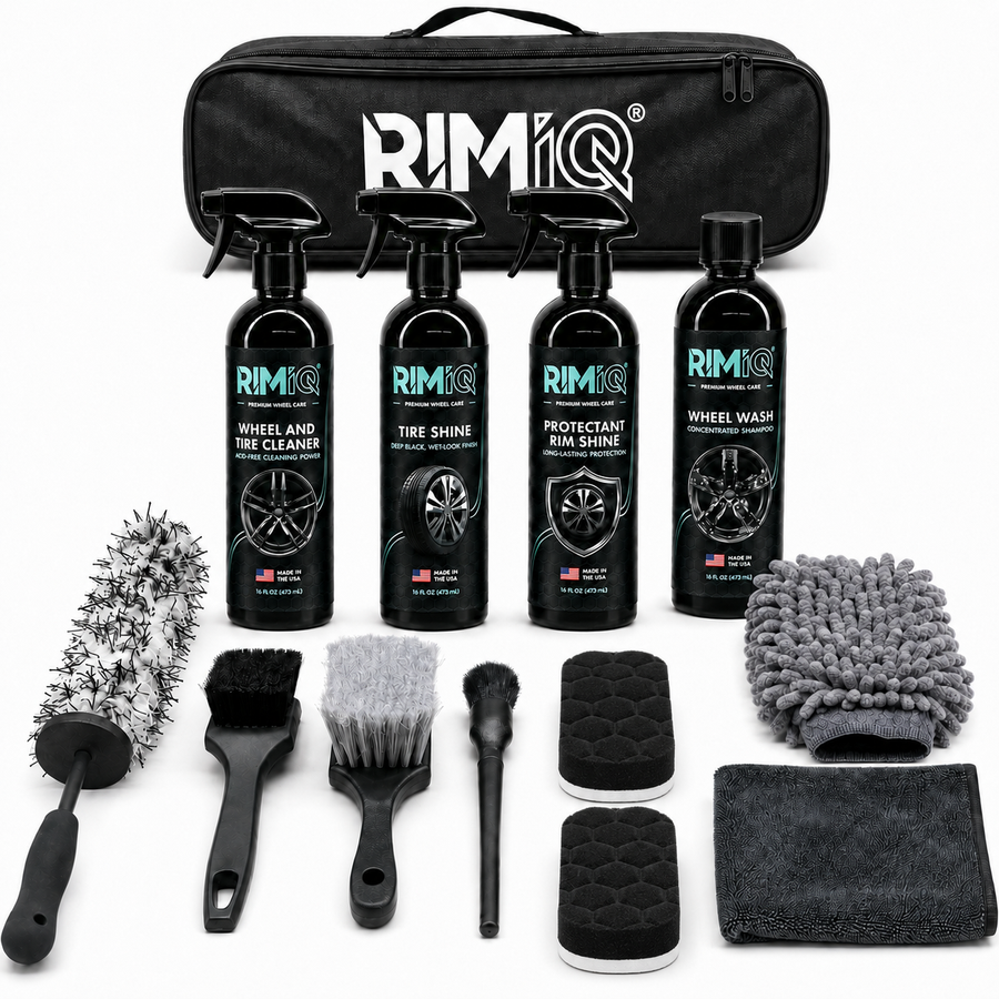RIMiQ all-in-one kit with four spray bottles, eight detailing items and carry bag