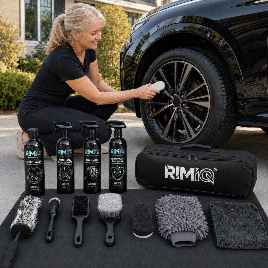 Detailing a car wheel with the RIMiQ all-in-one kit